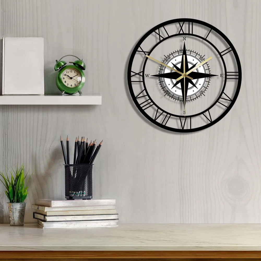 "Elegante nautische kompaswandklok met windroosontwerp, rond en stijlvol, 30cm, perfect voor elk interieur."