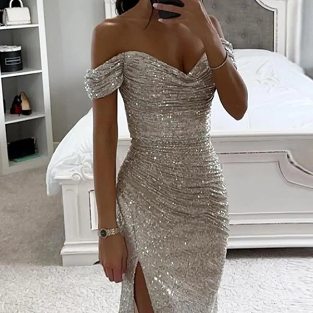 "Elegante off-shoulder maxi jurk met lovertjes, geplooide mouwen en V-hals, geschikt voor avondfeesten of chique gelegenheden