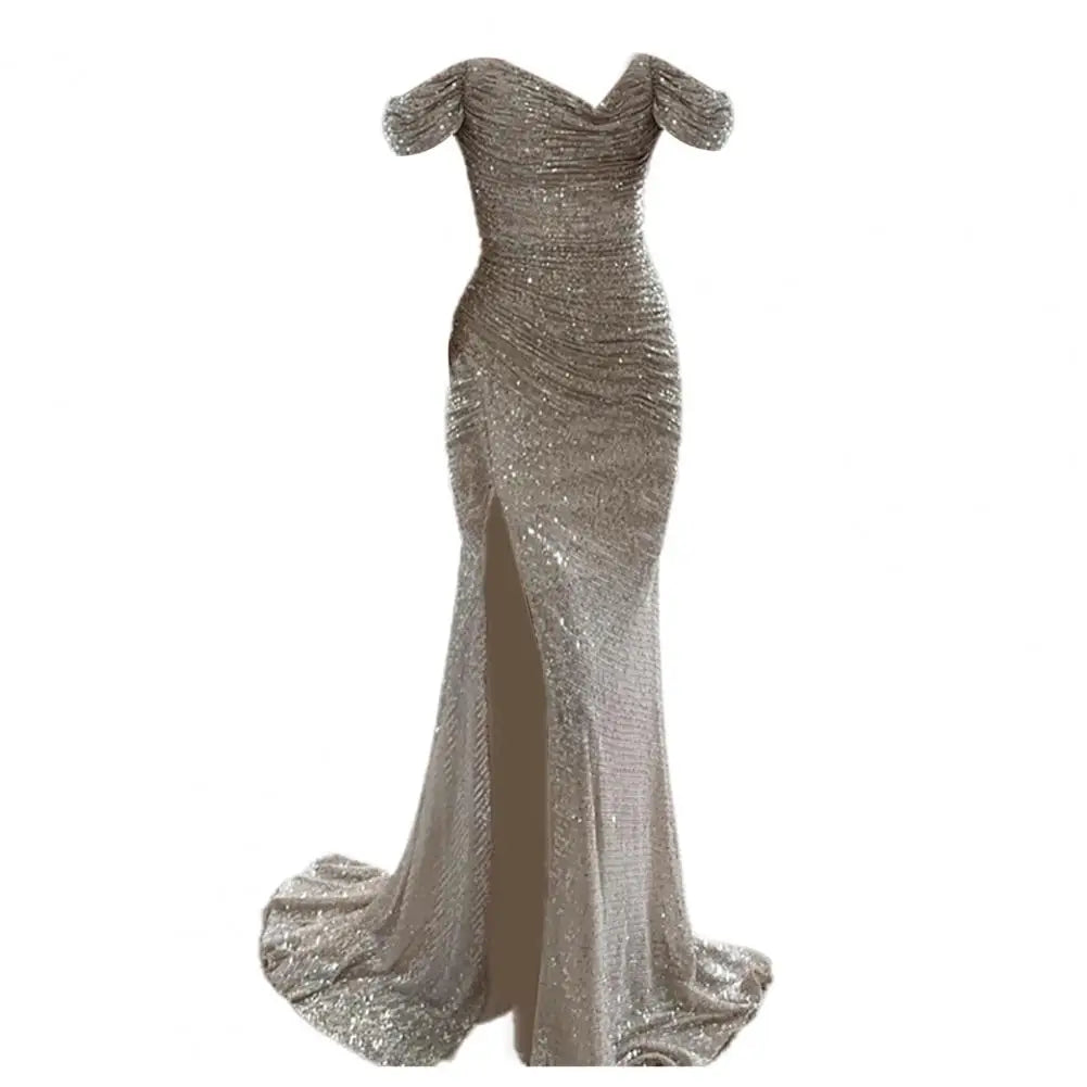 "Elegante off-shoulder maxi jurk met lovertjes, geplooide mouwen en V-hals, geschikt voor avondfeesten of chique gelegenheden