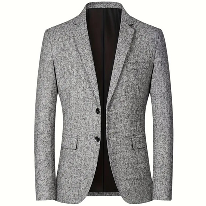 "Elegante RAYAN herenblazer in blauw met reverskraag, klepzakken en knopen voor stijlvolle looks. All-season stijlbasic."