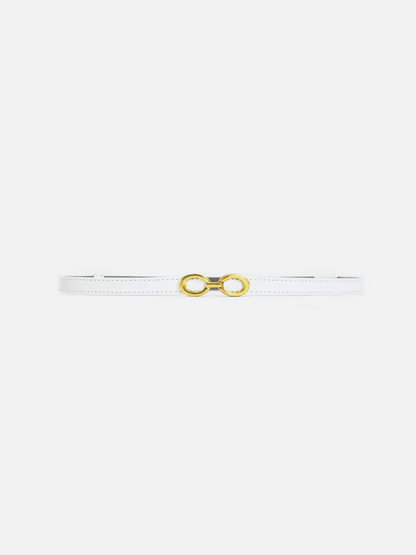 "Elegante smalle damesriem van leer met moderne gouden ringengesp, ideaal voor elke stijlvolle outfit"