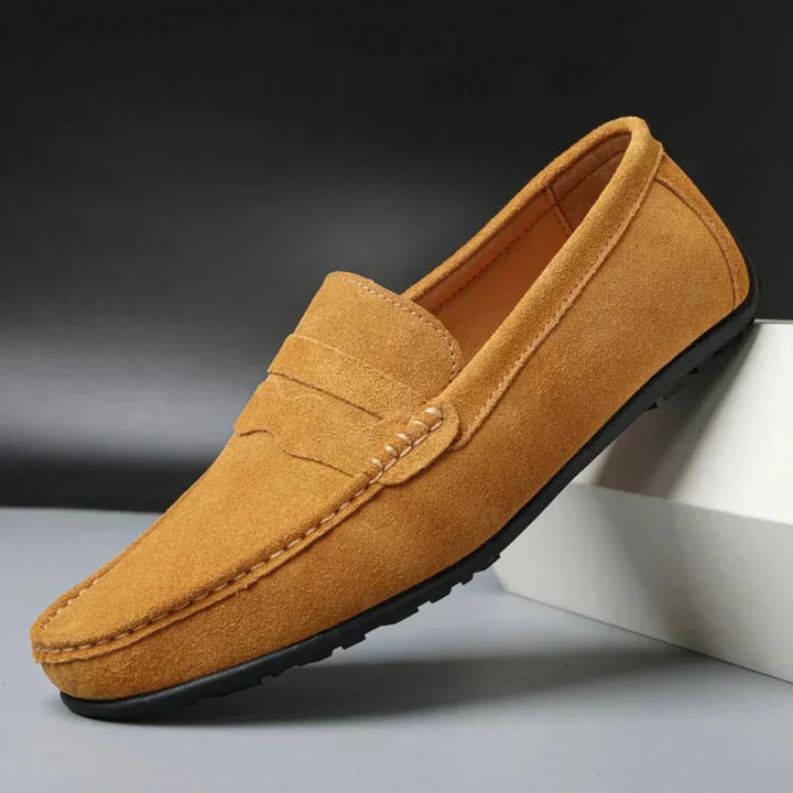 Comfortabele dames loafers met zacht voetbed, ideaal als dagelijkse of kantoorschoenen. Stijlvolle slip-on instappers.
