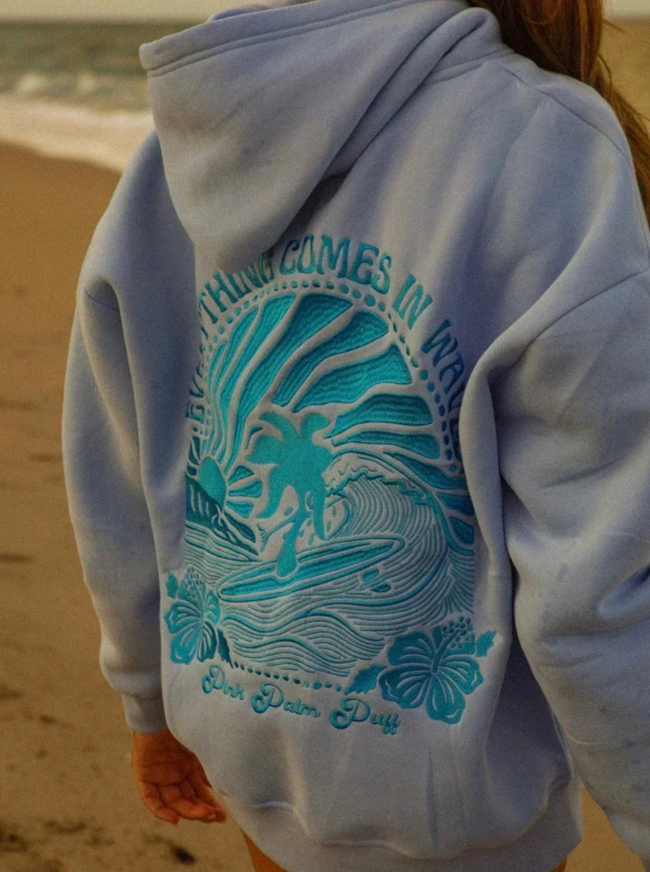 Essentiële dames zomerkleding: een luchtige sommer-hoodie voor warme, zonnige dagen.