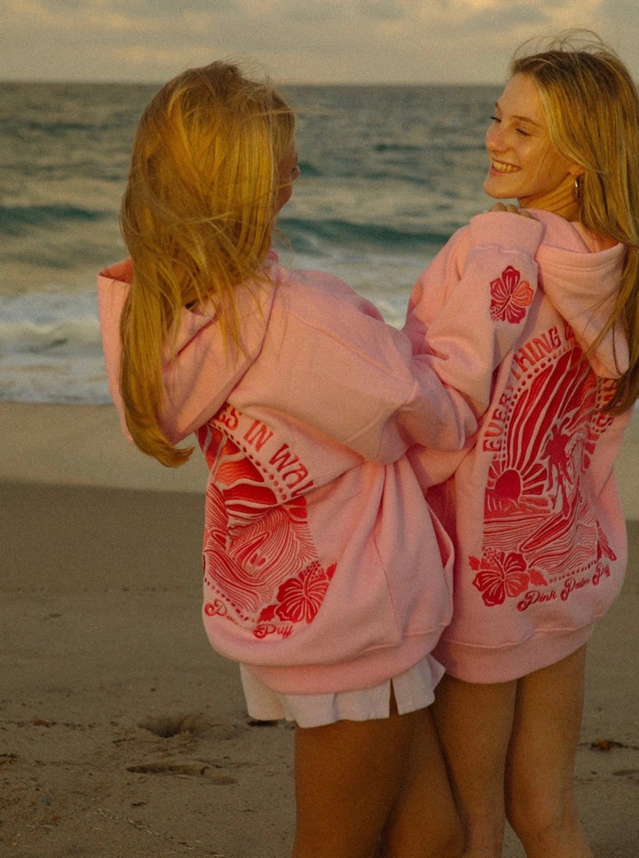 Modieuze casual dames hoodie, perfect voor een relaxte maar stijlvolle zomeroutfit.