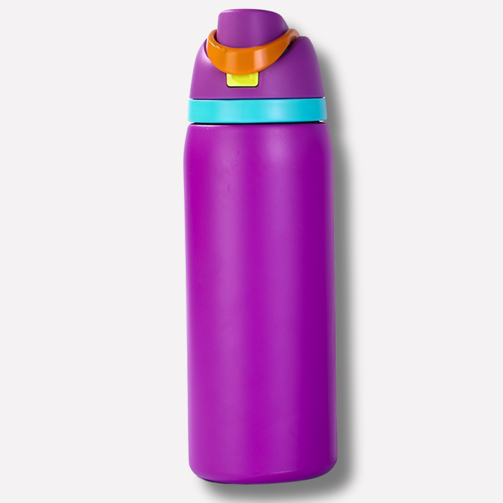 Geïsoleerde thermosfles houdt drankjes urenlang fris en koud, ideaal voor warme dagen.