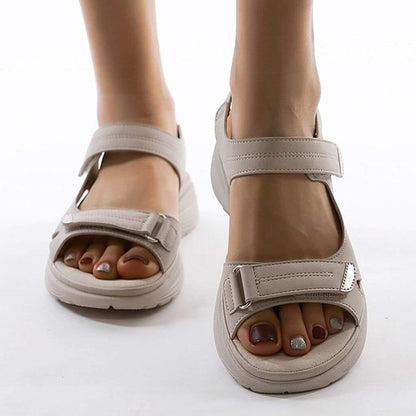 "Ergonomische dames sandalen met verstelbare bandjes, elegant design, comfortabel voetbed, perfecte keuze voor elke dag."