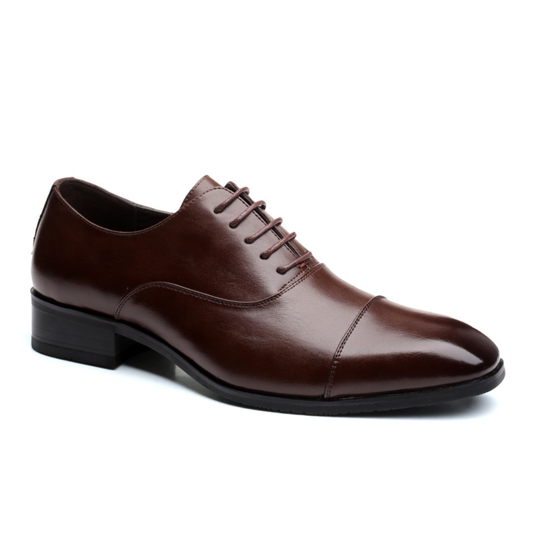 Bruine elegante heren veterschoenen; stijlvol & comfortabel voor zowel zakelijk als smart-casual gebruik.