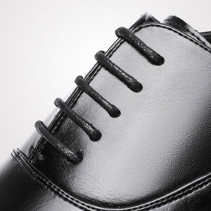 Bruine nette heren veterschoenen met subtiele glans; voor een elegante en professionele uitstraling.