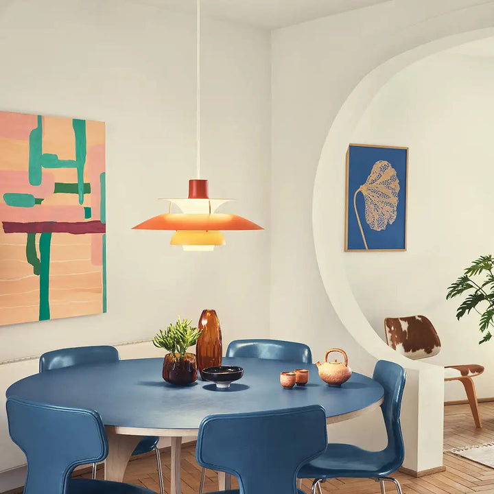 Energiezuinige LED plafondverlichting, rond en dimbaar, ideaal voor kantoor of eetkamer.