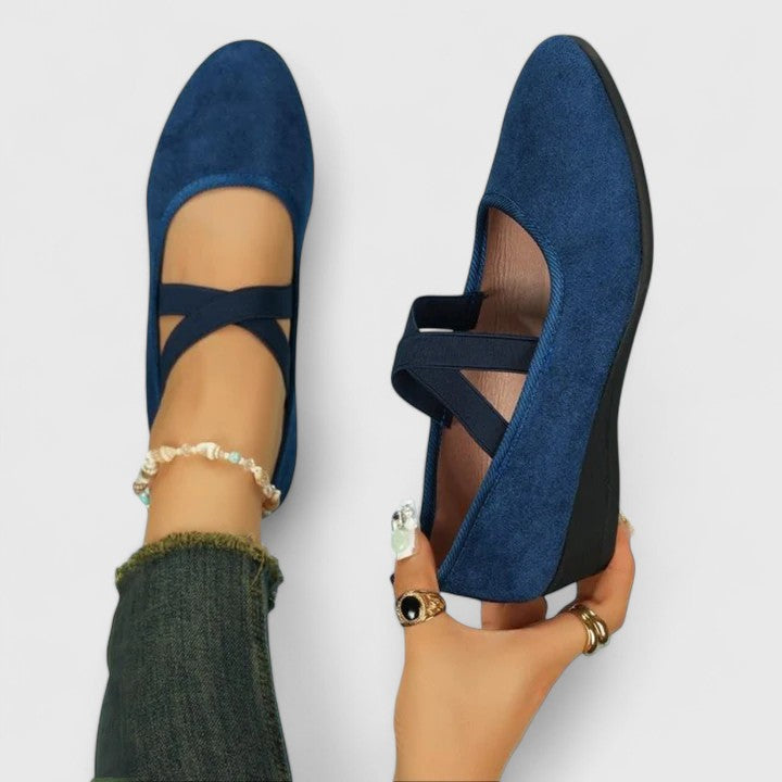 Comfortabele damesschoenen: Mary Jane sleehakken met verstelbare enkelband voor een elegante pasvorm.