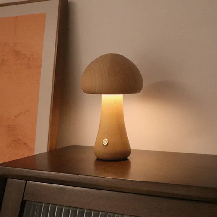 Houten paddenstoel LED nachtlampje, multifunctioneel als decoratie en sfeerverlichting in de kinderkamer.