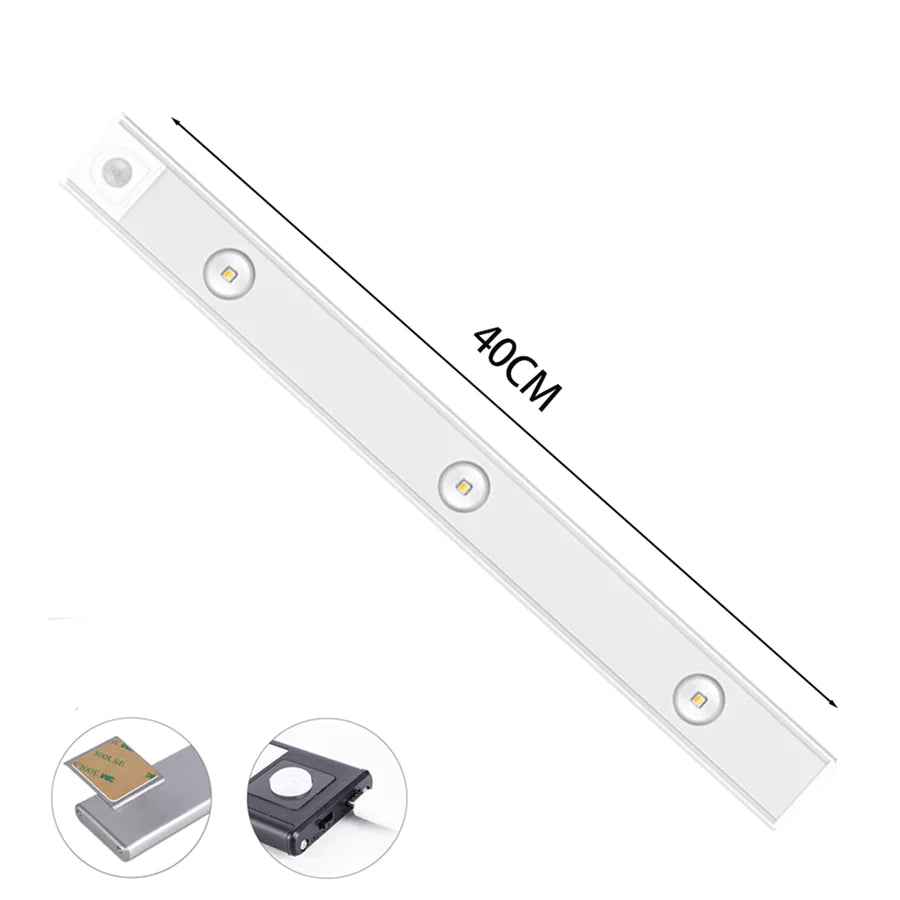 Oplaadbare draadloze wandlamp met LED en bewegingssensor, zorgt voor flexibele en energiezuinige verlichting.