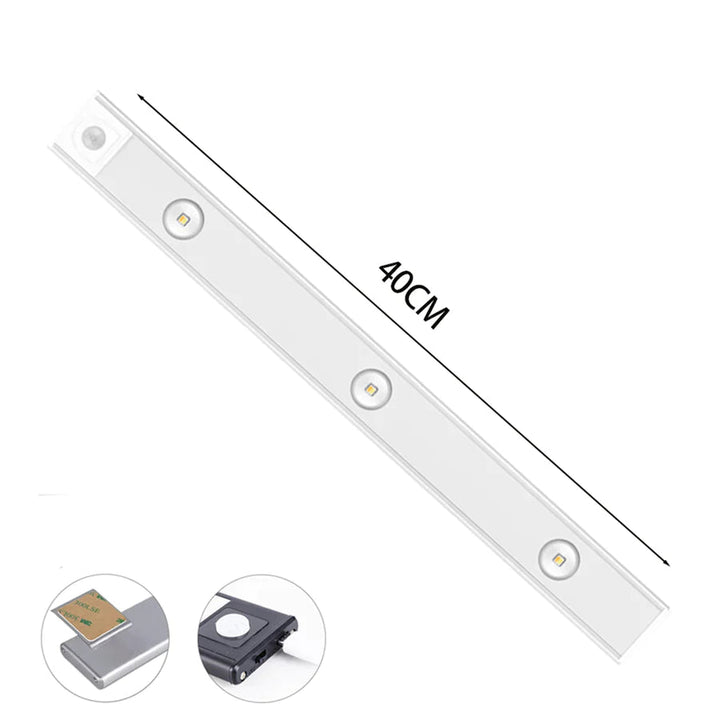 Oplaadbare draadloze wandlamp met LED en bewegingssensor, zorgt voor flexibele en energiezuinige verlichting.