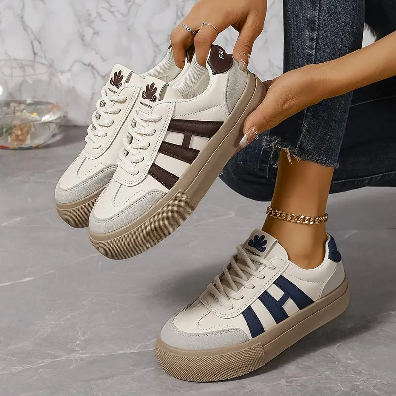 Lichtgewicht dames sportschoenen, stijlvol en veelzijdig voor een sportieve of casual look. Ultiem comfort.