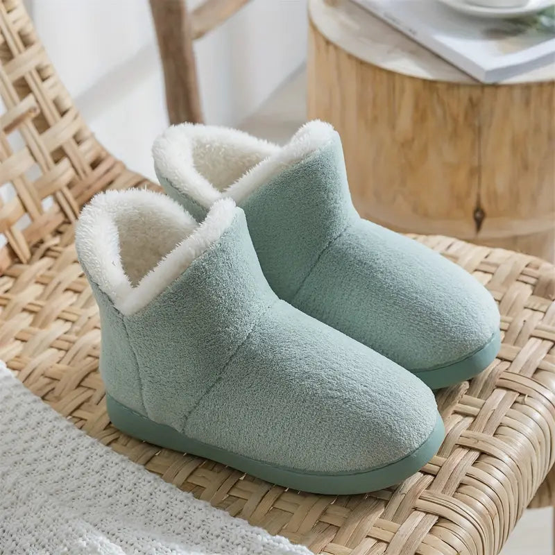 Stijlvolle LARA dames sloffen, zacht en warm, perfect als binnenkleding voor ultiem comfort thuis.