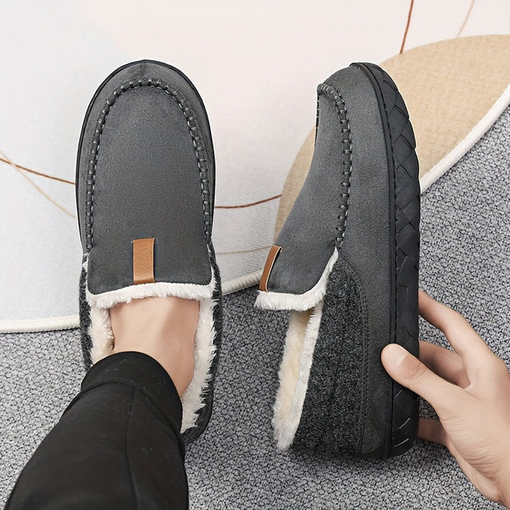 Huispantoffels voor heren, grijs, zachte loafers die warmte en comfort bieden.