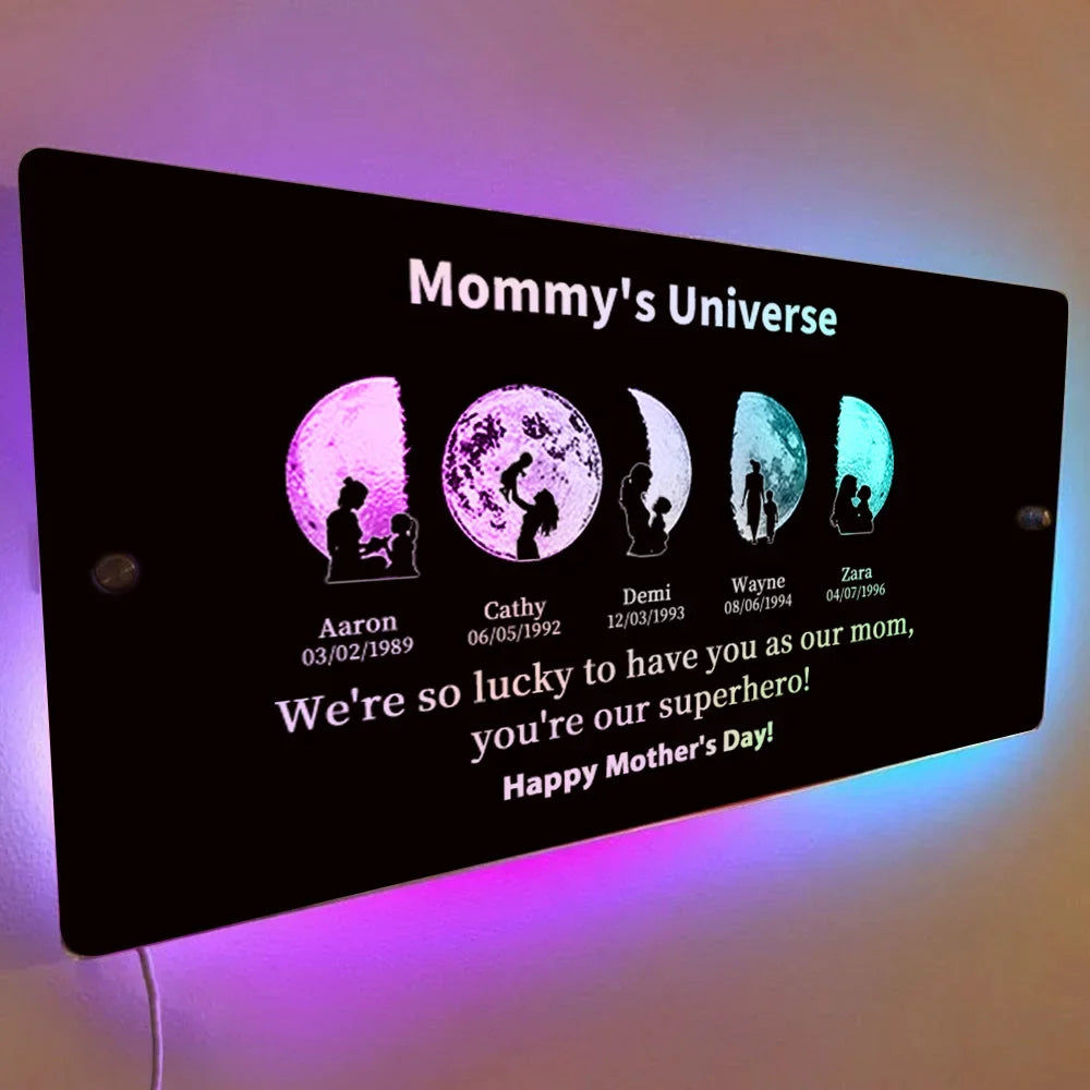 Sfeervol gepersonaliseerd nachtlampje met namen, een warm familie cadeau voor Moederdag.