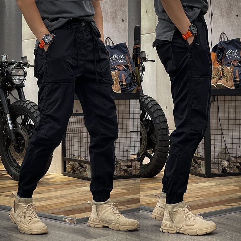 Zwarte heren cargobroek met stretch. Veelzijdig en comfortabel voor elke dag, casual of outdoor activiteiten.