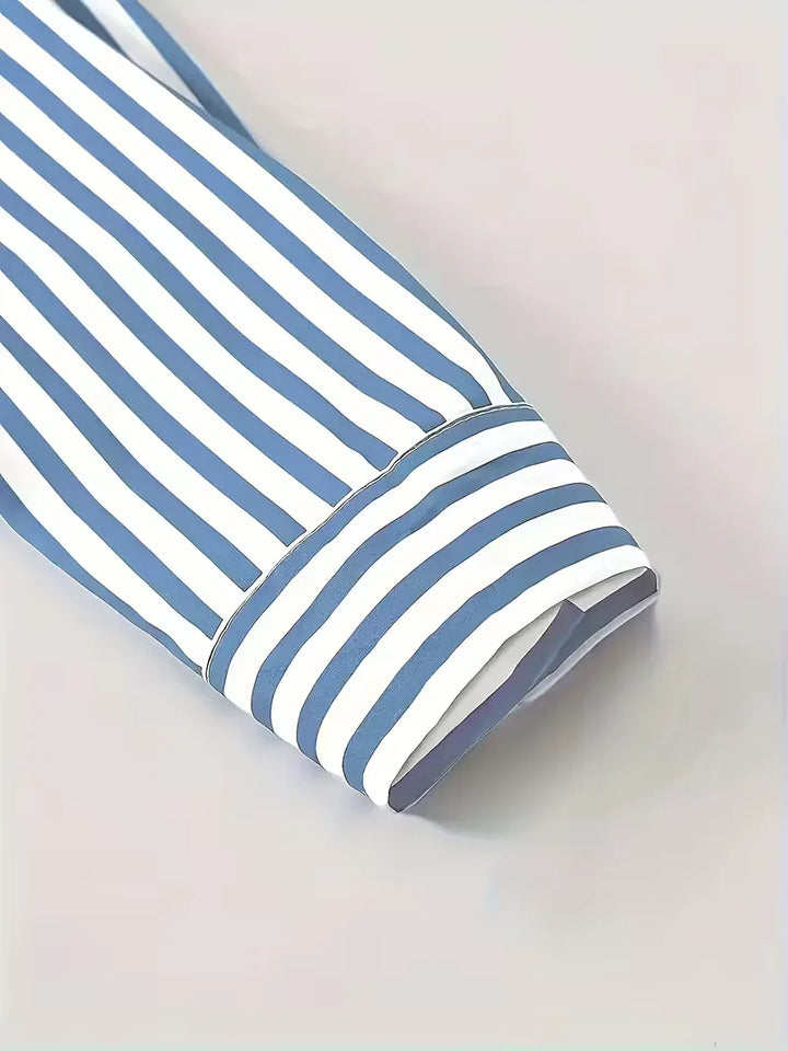 Getailleerd heren overhemd met lange mouwen en modieuze verticale strepen. Comfortabel en trendy.