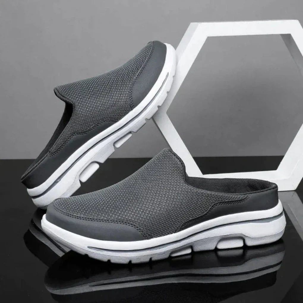 Heren orthopedische sportsandalen met voetsteun, klittenbandsluiting en comfortabele platte zool, ideaal voor zomerse wandelingen.