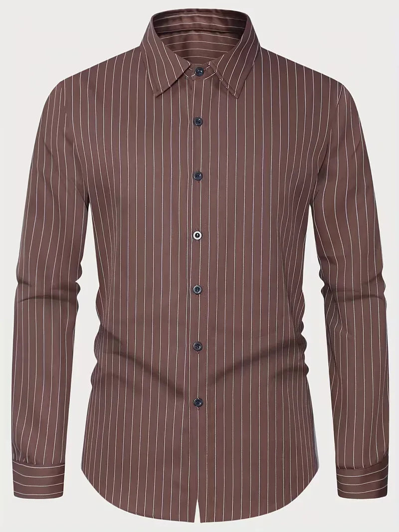 Gedetailleerd bruin gestreept heren overhemd met V-hals en lange mouwen, comfortabel voor herfst & lente.