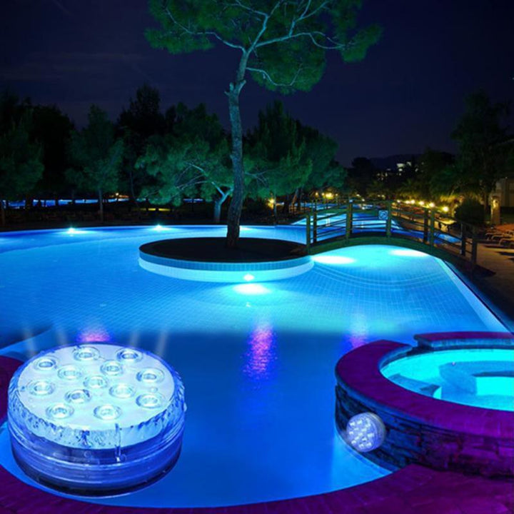 Creëer magische sfeer met deze waterdichte LED onderwaterlamp, instelbaar via afstandsbediening.