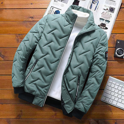 "Fabio gewatteerd herenjack, modieus en veelzijdig, ideaal voor casual looks in groen, wit/grijs en zwart."