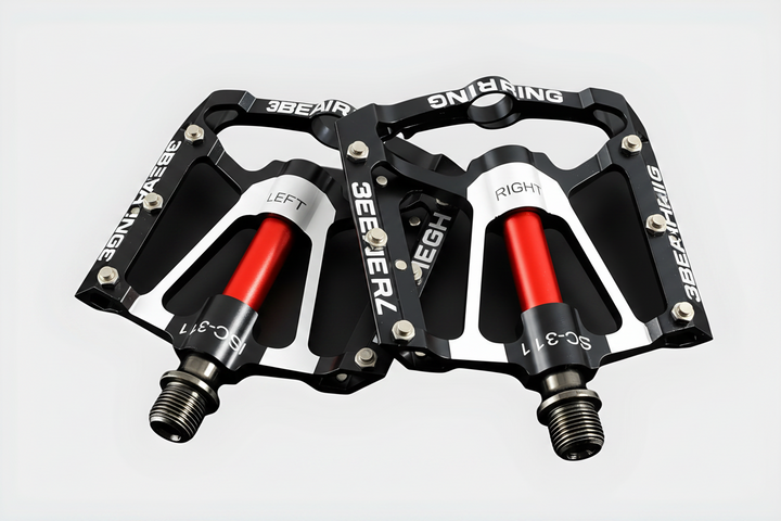Lichtgewicht antislip fietspedalen, ideaal voor optimale grip op mountainbike en racefiets. Duurzame fietsaccessoires.