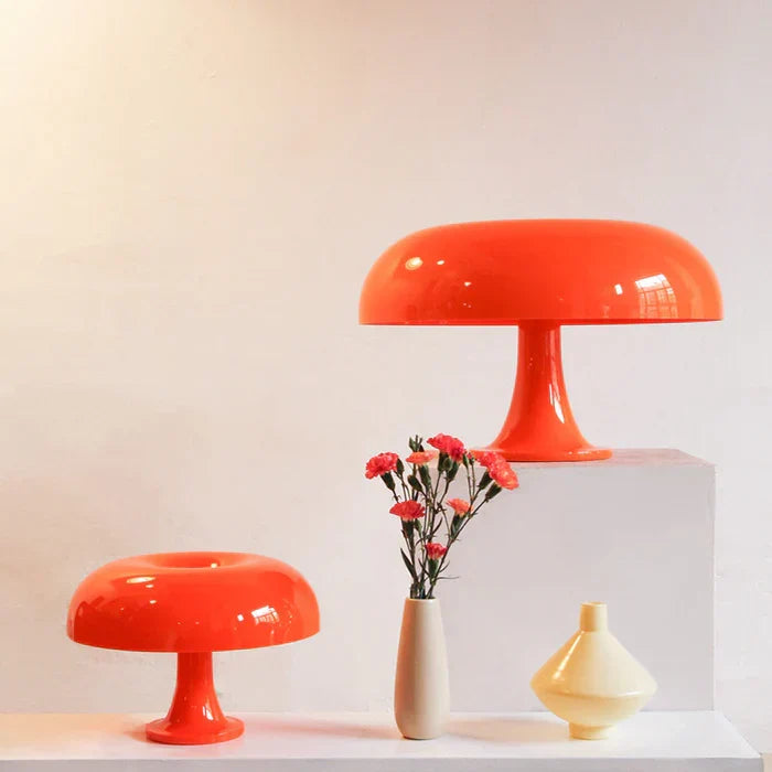 Moderne LED paddenstoel tafellamp, dimbaar voor sfeervolle binnenverlichting. Draadloos en USB oplaadbaar.