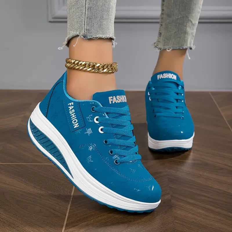 Veelzijdige dames sneakers, ideaal als comfortabele casual schoenen voor diverse gelegenheden.