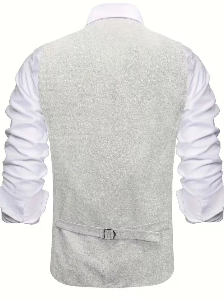 Heren gilet met stijlvolle V-hals en knopen, geschikt voor diverse lichaamstypes.