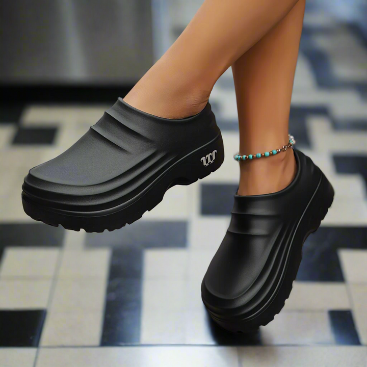 Veelzijdige AquaStep orthopedische clogs, comfortabele waterdichte schoenen voor werk en vrije tijd.