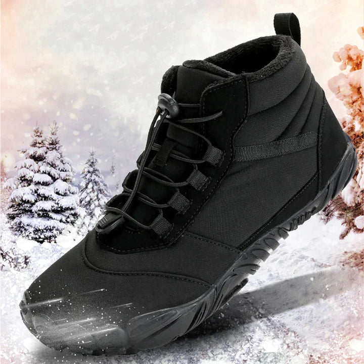 Zwarte heren winterschoen met optimale ondersteuning en warme voering voor comfort in de sneeuw.