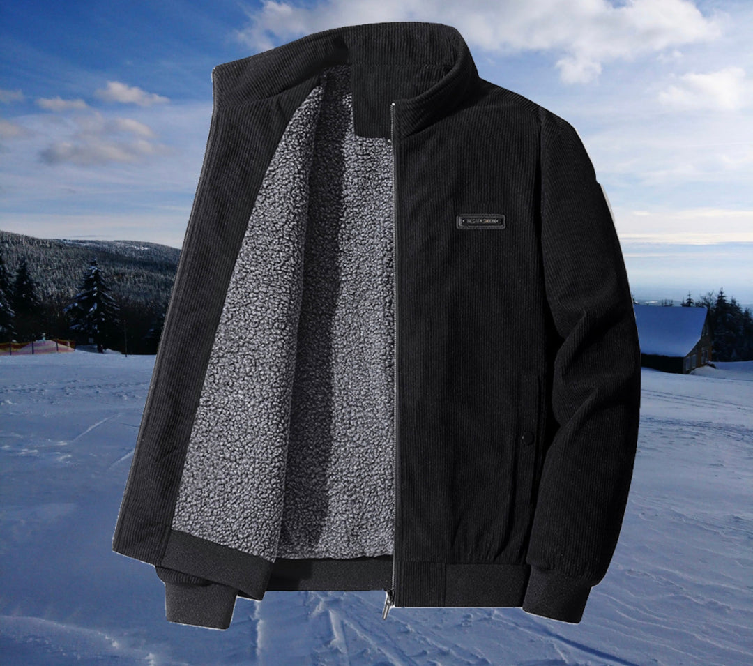 Beige heren bomberjack, een casual en comfortabele herfstjas. Deze stijlvolle jas met rits houdt je warm in de winter.