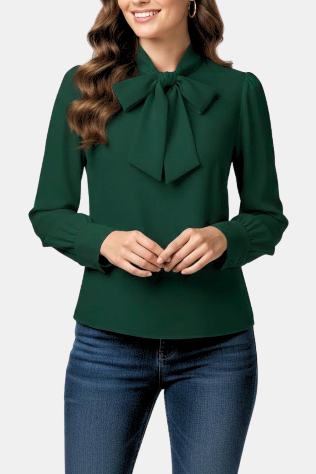 Chique dames top met strikkraag, lange mouwen en subtiele pofmouwen voor een vrouwelijke uitstraling.