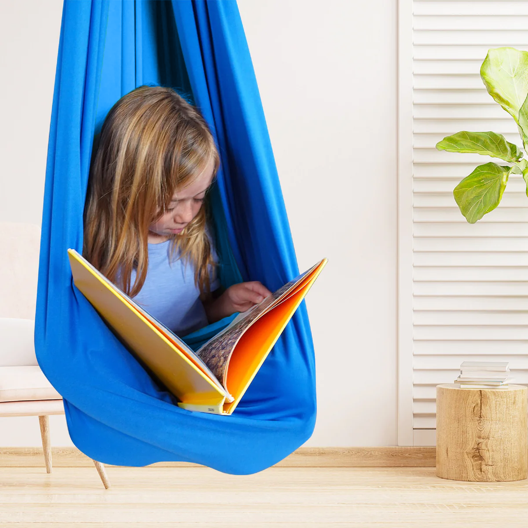Sensorische therapieschommel voor kinderen met autisme/ADHD, bevordert rust en focus, binnenshuis.