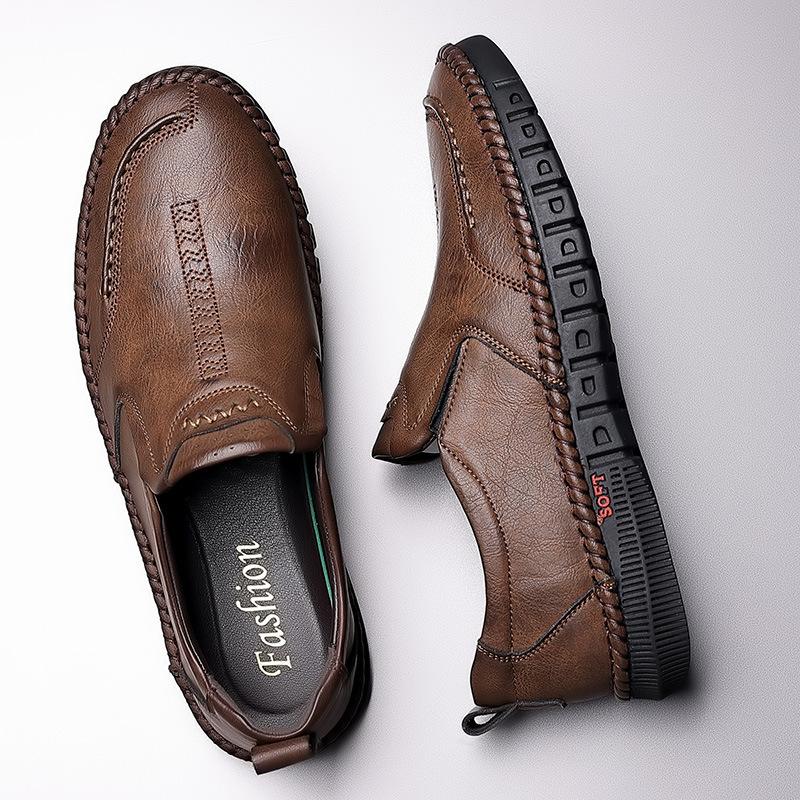 Elegante heren leren mocassins in zwart. Stijlvolle loafers, perfect voor casual en dagelijkse voetmode.