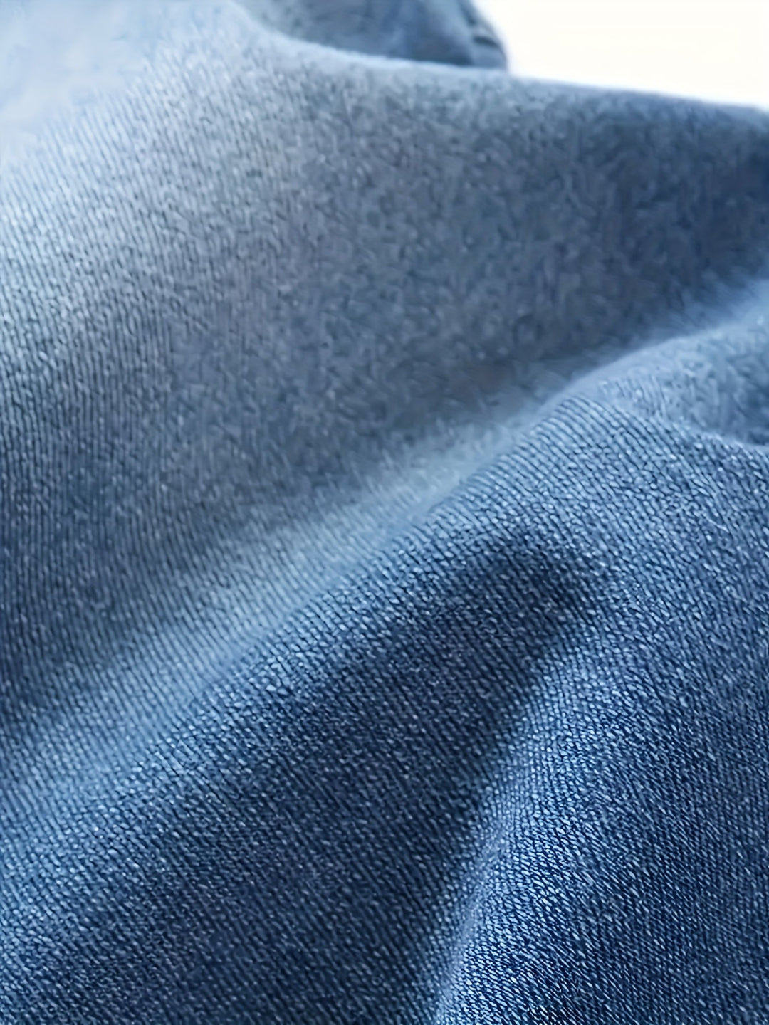 Finn herenjeans, normale pasvorm. Blauwe jeans voor dagelijks comfort en een casual look. Essentiële klassieke herenmode.