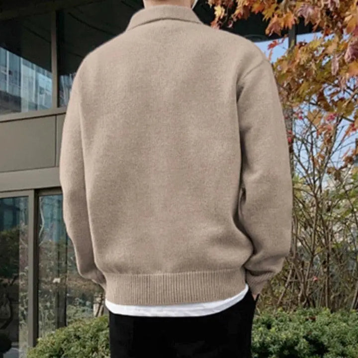 Comfortabele heren wintertrui met halve rits en turn-down kraag, gebreid en warm, beschikbaar in diverse kleuren.