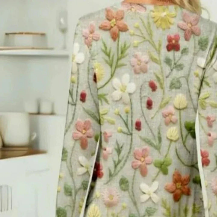 Lichtgewicht dames lentetrui met ronde hals, gebreid in zachte pasteltint. Perfect voor een comfortabele, stijlvolle lente outfit.