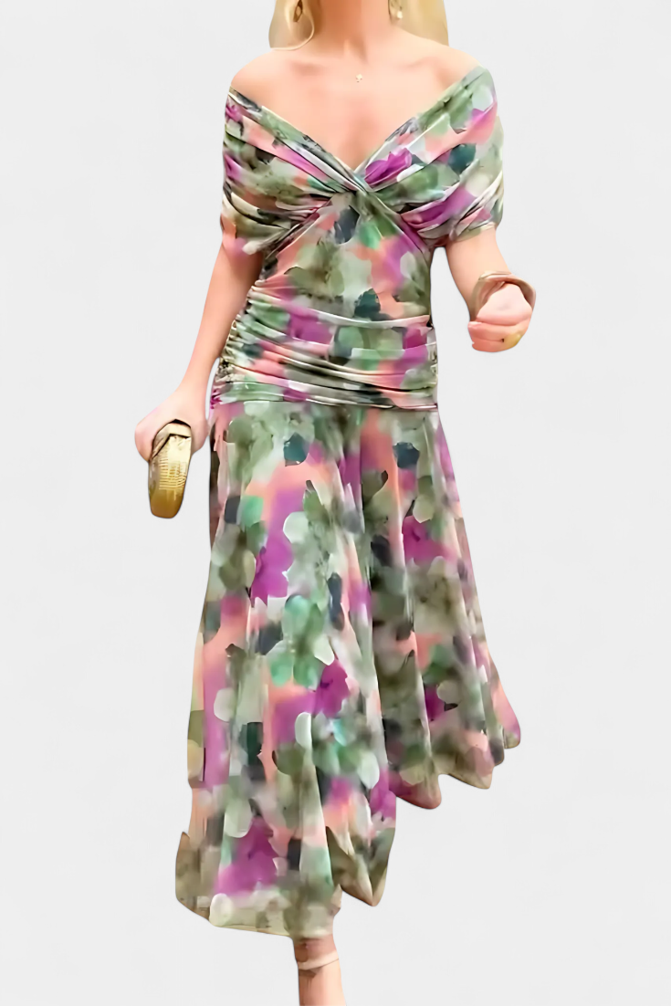 Chique midi-jurk met V-hals overslag voor dames. Elegant en stijlvol, geschikt voor diverse gelegenheden.
