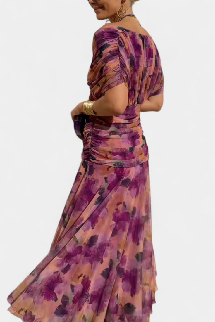 Flatterende dames V-hals overwrap midi-jurk. Comfortabel en elegant, ideaal voor elke gelegenheid.