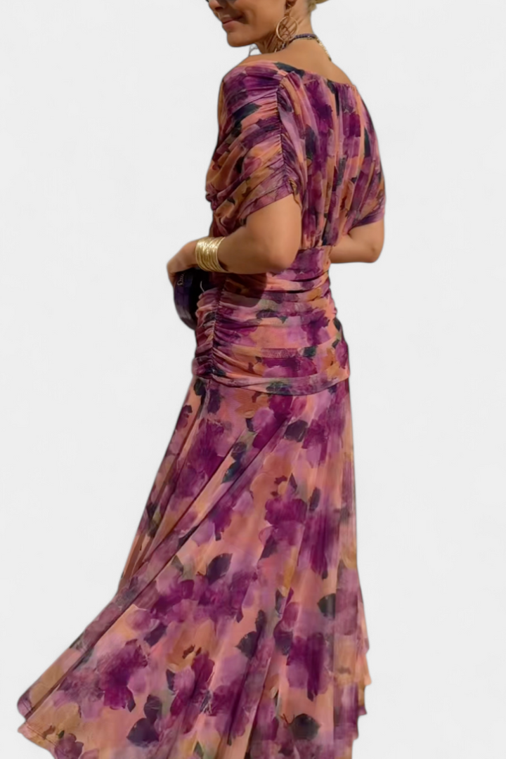 Flatterende dames V-hals overwrap midi-jurk. Comfortabel en elegant, ideaal voor elke gelegenheid.