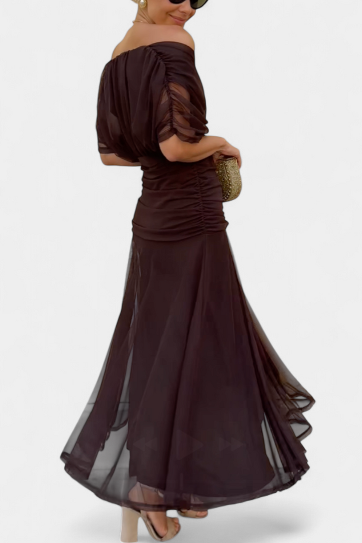 Comfortabele dames V-hals midi-jurk met overslag. Een chique casual jurk voor elke dag.