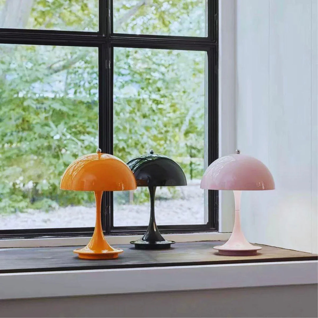 Dimbare draadloze bloemknop tafellamp BloomGlow. Sfeervolle LED verlichting voor elk modern interieur.