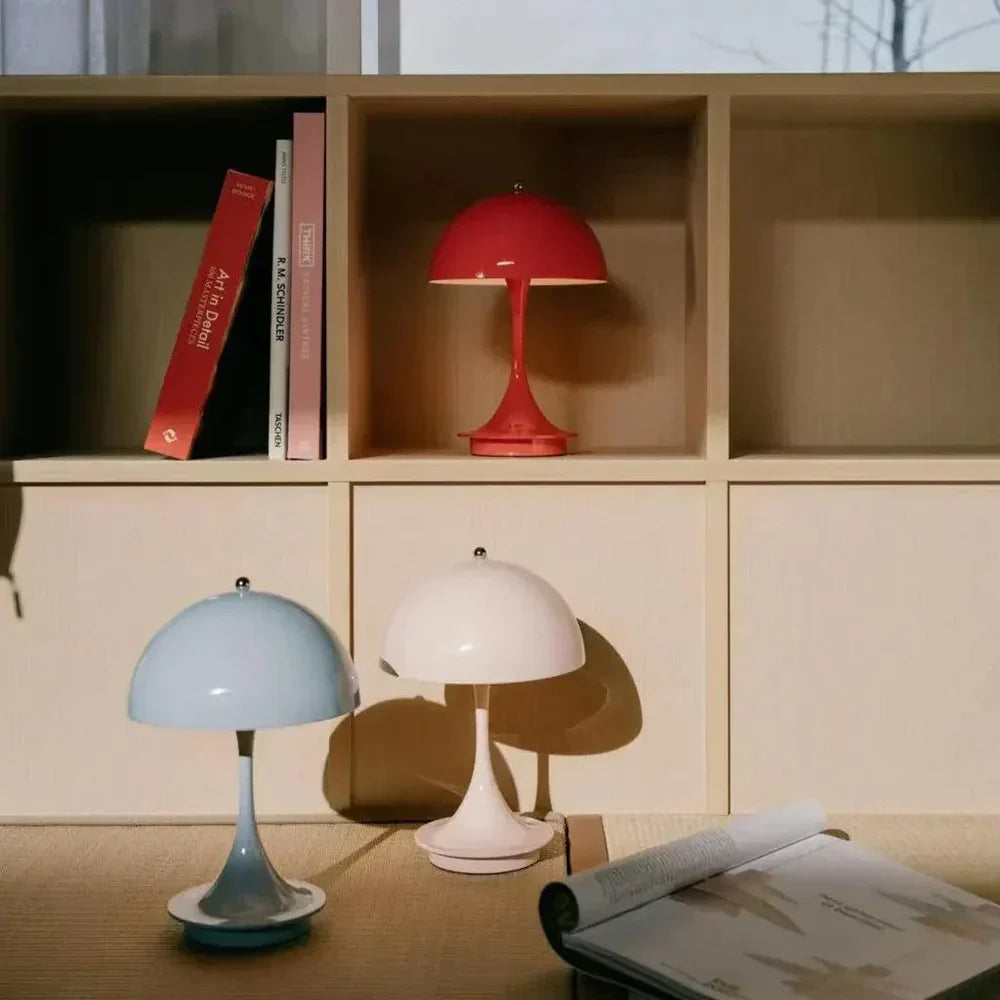 Elegante BloomGlow bloemknop lamp, een dimbare draadloze LED designlamp perfect voor uw interieur.