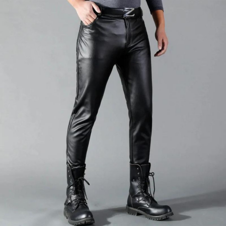 Zwarte heren stretch leren broek, luxe en stijlvol voor herenmode, comfortabel en premium.