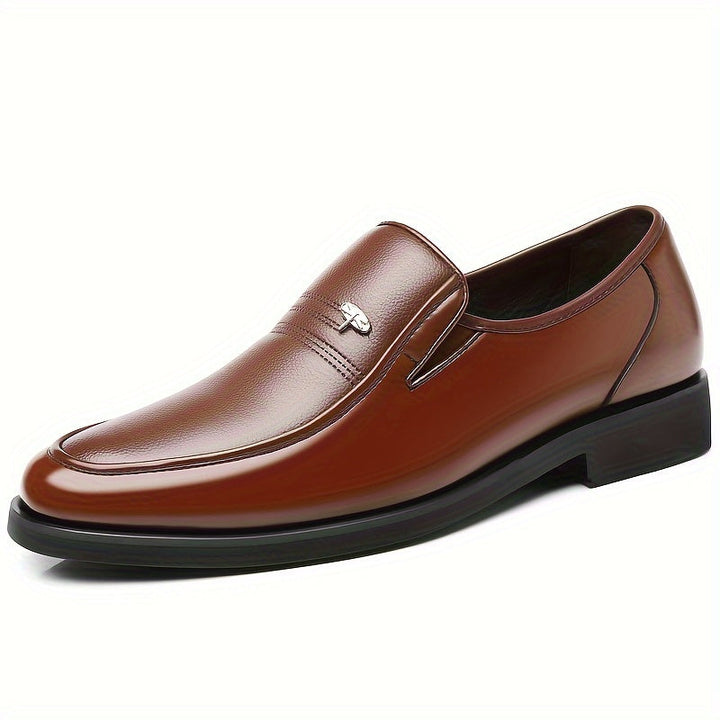 Set Mason heren loafers: bruine en zwarte instappers. Klassiek, lichtgewicht en veelzijdig.