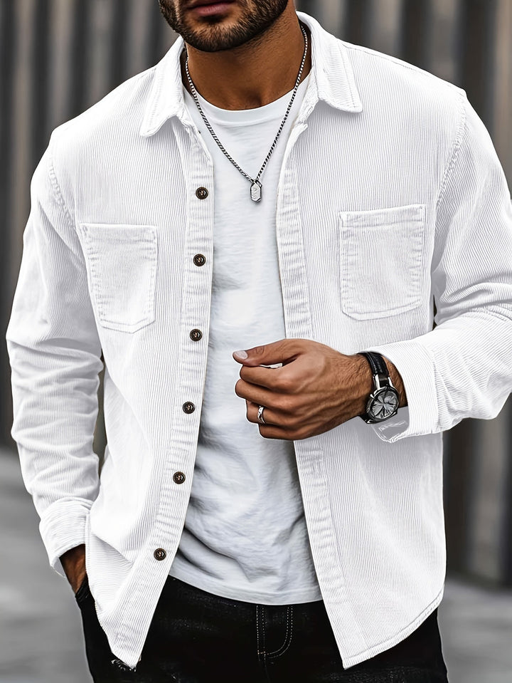 Heren casual overhemdjas met borstzakken en knoopsluiting; trendy streetwear stijl.