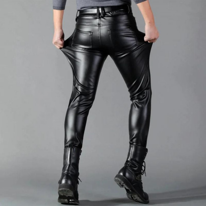 Luxe zwarte heren leren broek met stretch, tijdloze stijl en premium kwaliteit voor de moderne man.